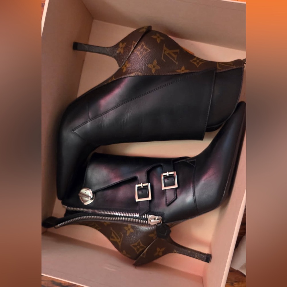 Louis Vuitton Black Leather Boots with Monogram Heel - Picture 8 of 8